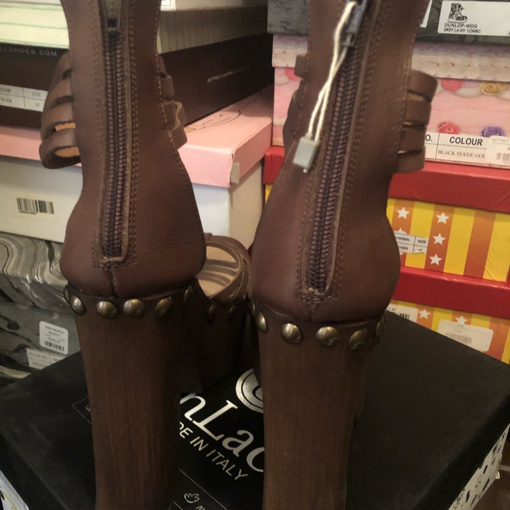 Sandals - Picture 2 of 4